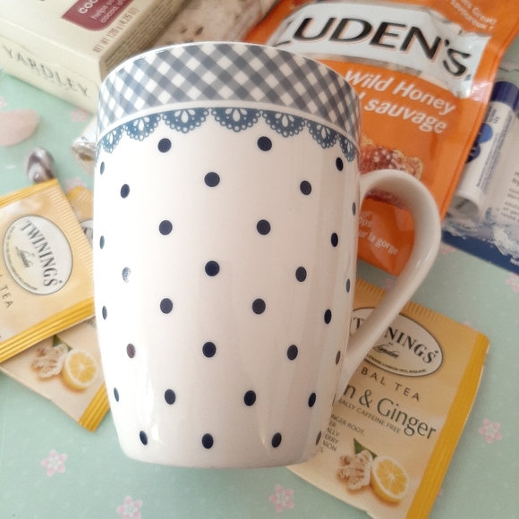 Feel Better Self Care Package - Picture 2 of 15